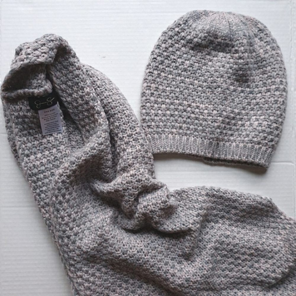 Jessica Simpson Matching Grey & Pink Knit Infinity Scarf & Beanie Set Sz OS - Picture 7 of 15